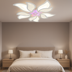 Lustra LED 19252/5+5+1WH 238W cu lumina reglabila si telecomanda, montata in dormitor modern pentru iluminare uniforma si ambianta adaptabila.