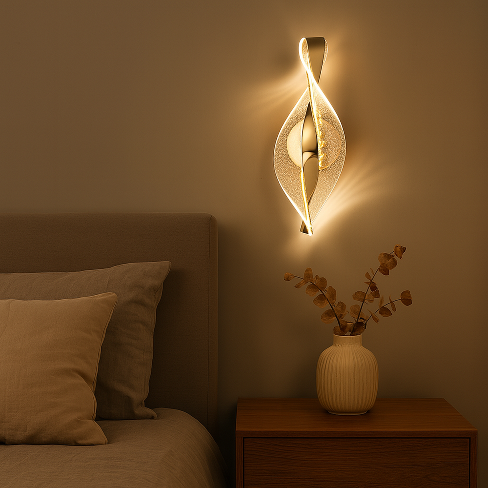 Aplica LED moderna aurie cu forma rasucita si lumina 3000–6500K, perfecta pentru dormitor modern cu atmosfera calda si eleganta, model 59193.