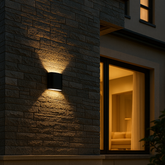 Aplica LED exterior IP54 4W lumina calda 3000K din inox, rezistenta la ploaie, ideala pentru fatade, terase si intrari.
