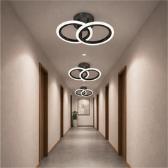 Lustra LED neagra doua cercuri 36W cu telecomanda, montata pe tavan in hol modern cu design minimalist si lumina ajustabila 3000-6500K