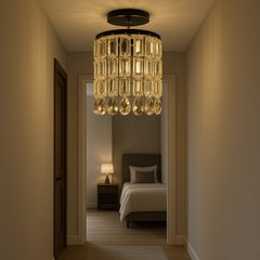 Pendul rotund cu cristale si 1 bec E27, montat in hol modern, iluminare ambientala rafinata si efect vizual placut.