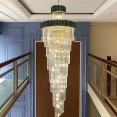 Candelabru negru cu auriu si becuri Ø600x1800 mm pentru living inalt sau scara interioara eleganta