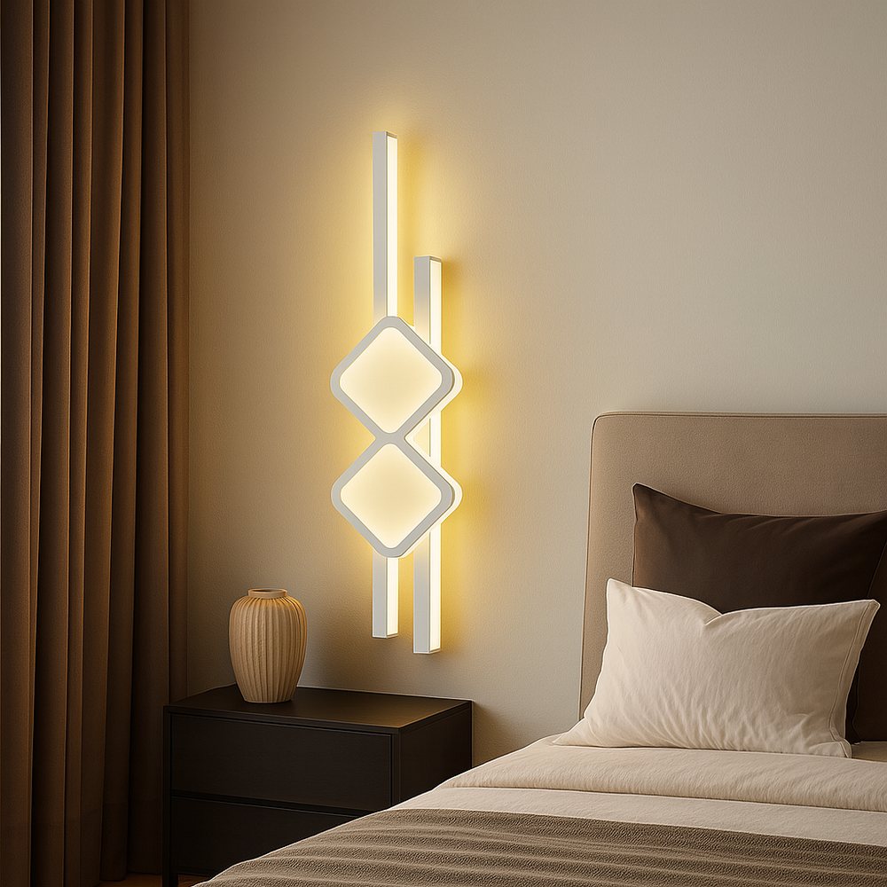 Aplica LED LUBAN alba alungita 64W folosita ca iluminare ambientala in dormitor elegant