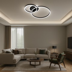 Lustra LED neagra cu doua cercuri si telecomanda, instalata in living modern, oferind luminare puternica si stil contemporan.