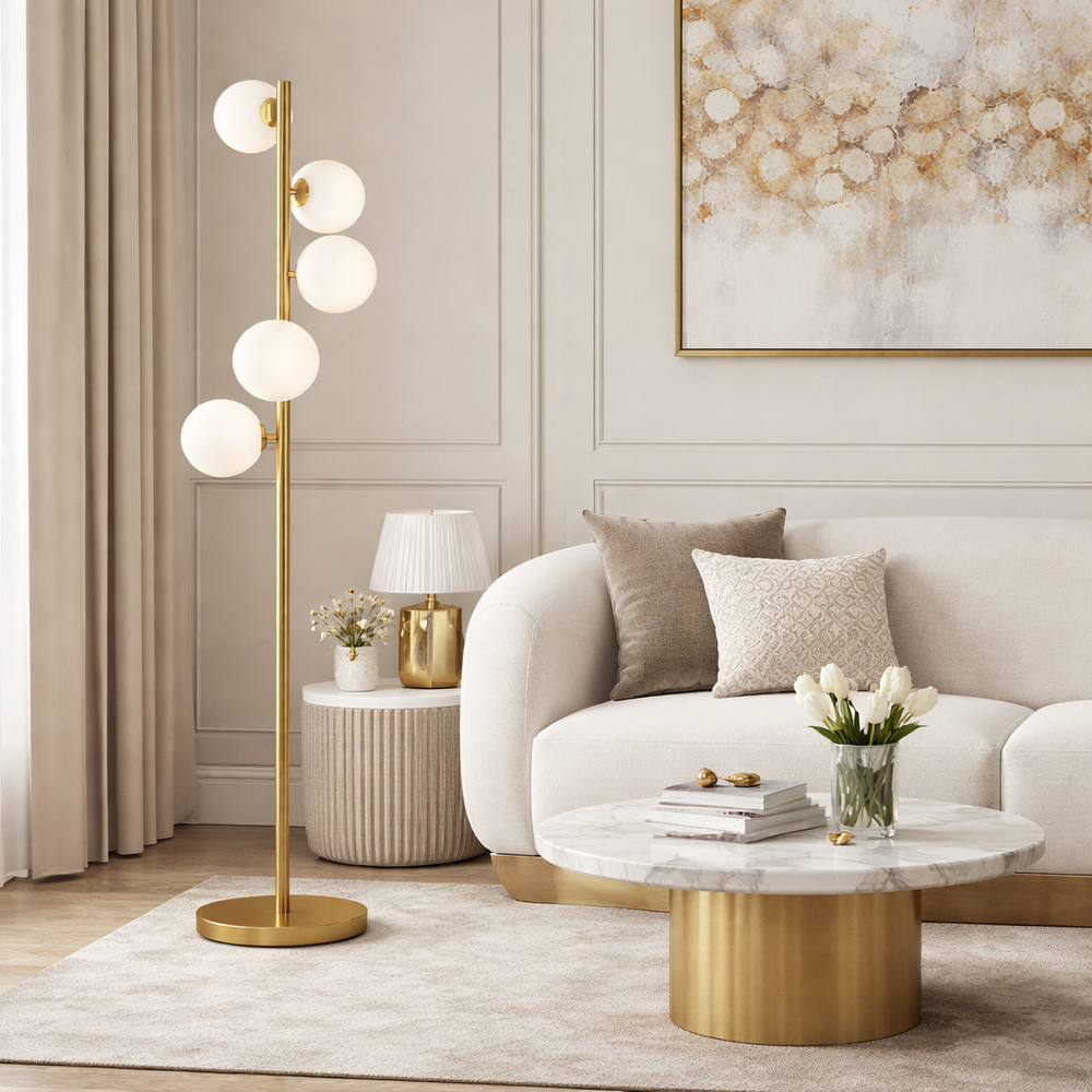Lampadar auriu cu 5 globuri G9 modern lux amplasat in living elegant cu canapea si decor contemporan