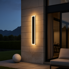 Aplica LED 71103/900MB pentru exterior, design vertical negru mat, lumina calda 3000K, ideala pentru fatade si rezistenta la ploaie.