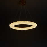Candelabru LED rotund auriu Ø500 mm cu cristale si telecomanda, iluminare calda decorativa in dormitor elegant.