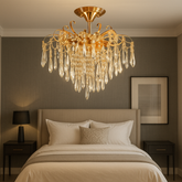 Candelabru rotund auriu cu cristale K9, 5 becuri E27, lumina ambientala rafinata pentru dormitor matrimonial