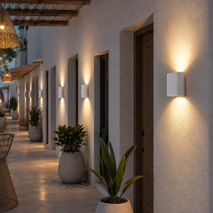 Aplica Exterior IP54 alba 2.5W Cu LED, lumina calda cu efect sus-jos