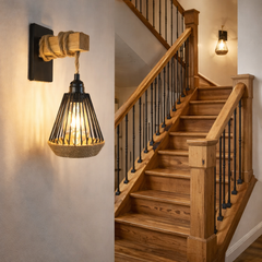 Aplica JD-28 E27 montata pe perete in casa scarii, iluminat sigur si decorativ pentru zone de trecere