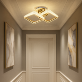 Lustra LED patrata aurie P013-2 cu telecomanda, montata pe hol modern, iluminare LED puternica si reglabila pentru utilizare zilnica
