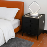 Veioza LED patrata alba de 26W cu 3 tonuri si lumina reglabila ofera o atmosfera calda si relaxanta, perfecta pentru un dormitor modern