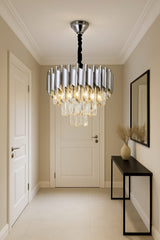 Candelabru rotund argintiu cu cristale 9001-300 SY este ideal pentru holuri, oferind lumina placuta si un efect vizual luxos.