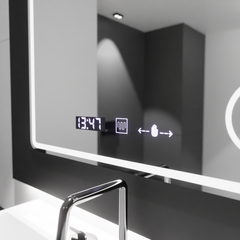 Oglinda smart dreptunghiulara 90x75 cm cu iluminare LED reglabila, lupa cosmetica iluminata si functie de dezaburire pentru bai moderne.