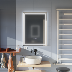 Oglinda smart 50×70 cm cu 3 benzi LED, control tactil si functie anti-abur, perfecta pentru baie moderna