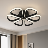 Lustra LED rotunda 77250/1 MB cu lumina reglabila si telecomanda, montata intr-un birou modern pentru iluminare precisa.