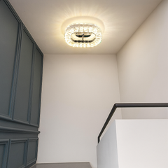 Lustra LED ovala 46W alba cu telecomanda si lumina reglabila 3500K-6500K, montata in zona de scari pentru iluminare moderna si uniforma