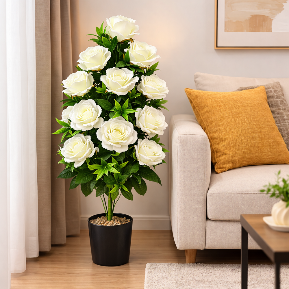 Planta artificiala cu trandafiri albi 82 cm in ghiveci negru, decor elegant asezata langa canapea in living modern