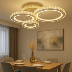 Lustra LED 19375/4WH 134W cu lumina reglabila, potrivita pentru zone de dining moderne ce necesita iluminare eleganta si control usor prin telecomanda.