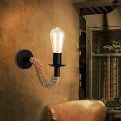 Aplica de perete JD-05, design rustic cu franghie si metal negru, iluminand livingul vintage cu bec E27 max 60W