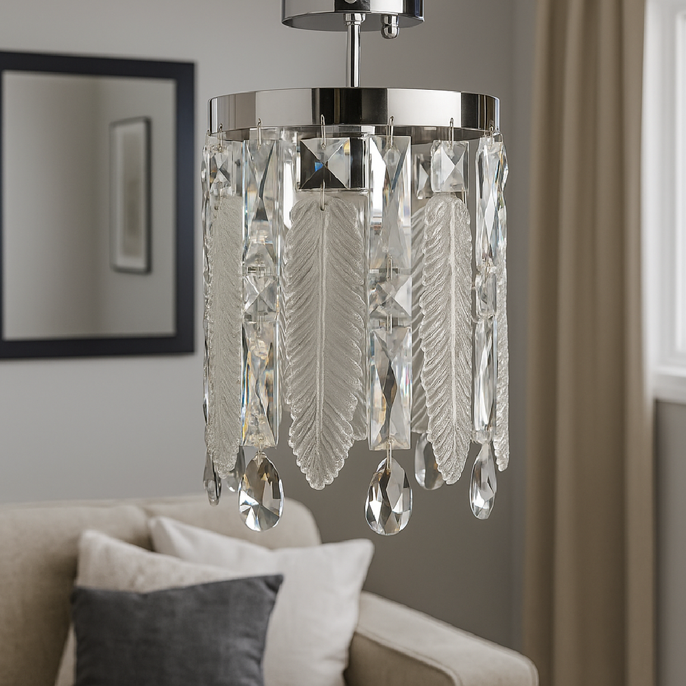 Pendul rotund cu cristale si 1 bec E27, montat in hol modern, iluminare ambientala rafinata si efect vizual glam.