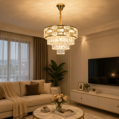 Candelabru rotund auriu Ø400 cu 6 becuri E27 intr-un living elegant, iluminare calda decorativa, stil clasic modern.
