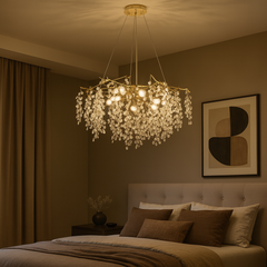 Candelabru clasic-modern Ø800 mm OG+FGD, cu 8 brate, ofera lumina placuta pentru dormitor mare si elegant.