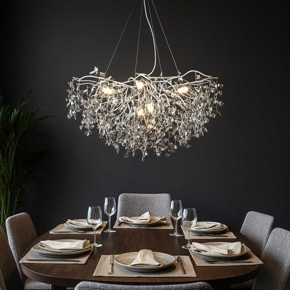 Candelabru rotund Ø600 auriu cu detalii cromate deasupra mesei dining, iluminare uniforma cu becuri E14 LED, stil clasic modern