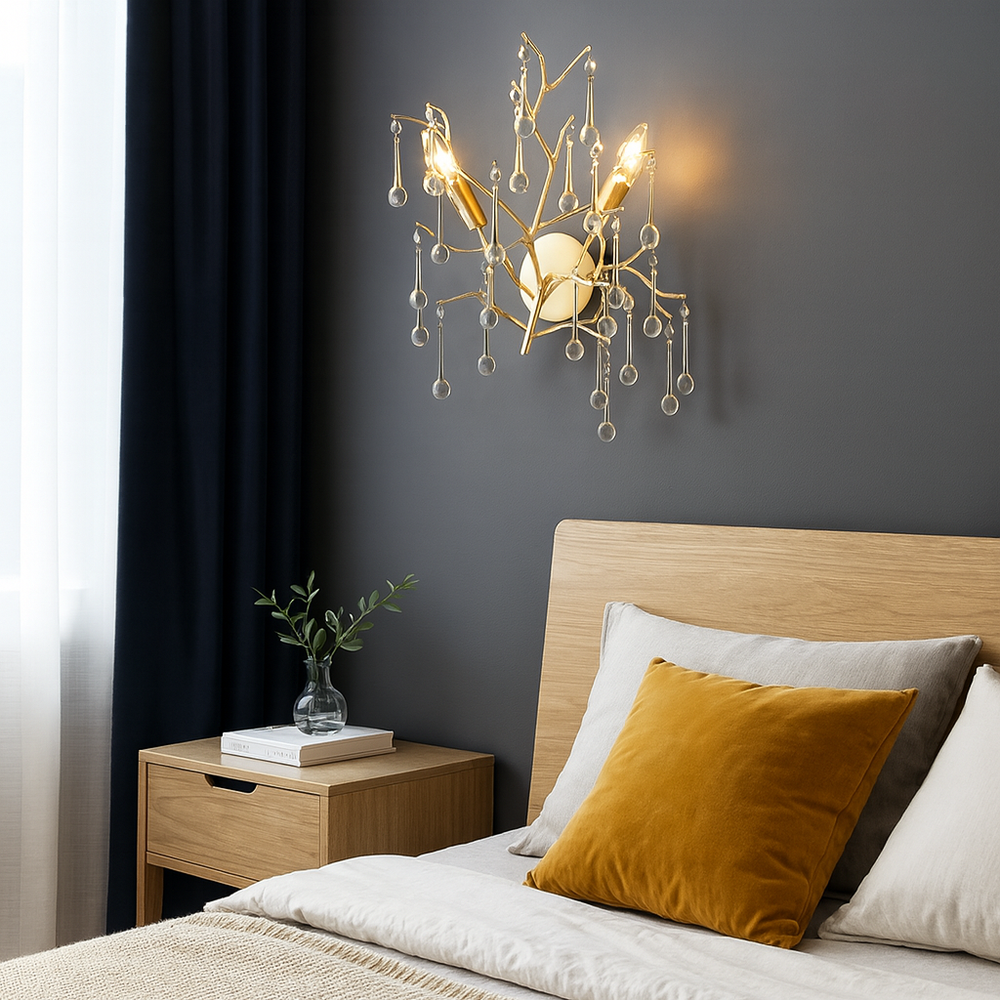 Aplica aurie cu cristale K9, forma rotunda Ø30 cm si 2 E14, ideala pentru dormitor modern cu luminare calda si eleganta decorativa.