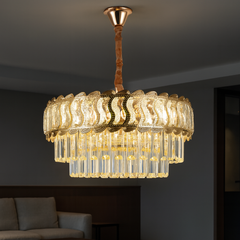 Candelabru rotund auriu Ø400 cu cristale in dublu nivel, montat in dormitor elegant, iluminare calda ambientala