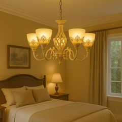 Candelabru clasic 5 brate alb antichizat cu decor floral si becuri E27, iluminare calda in dormitor shabby chic