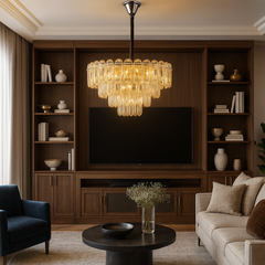 Candelabru rotund auriu cu 8 becuri E27, montat in living spatios modern, iluminare decorativa puternica si eleganta.