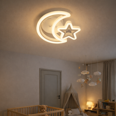 Lustra LED alba forma luna si stea, cu telecomanda, in camera copii moderna