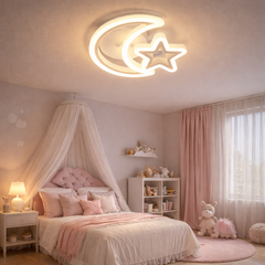 Lustra LED alba forma luna si stea, cu telecomanda, in camera fata luminoasa