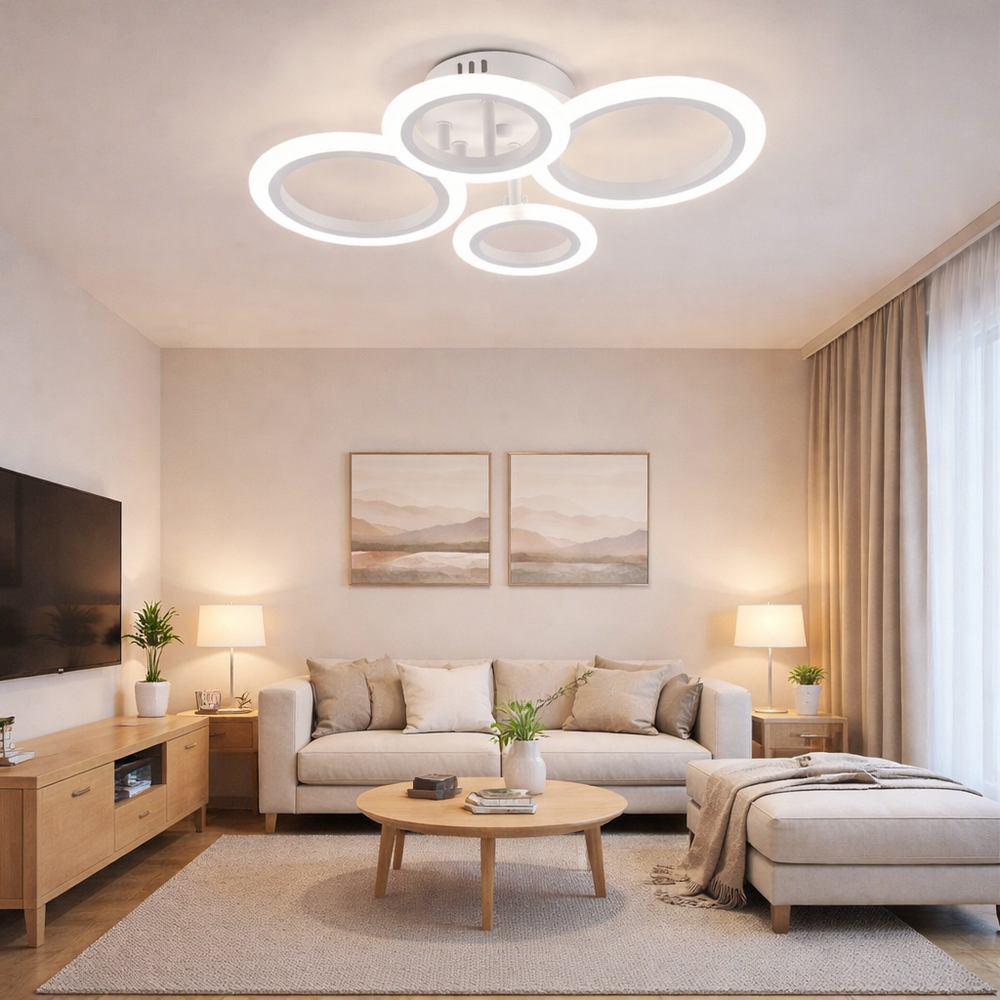 Lustra LED alba patru cercuri 60W cu telecomanda, instalata in living modern, iluminare LED reglabila 3000-6500K si design elegant