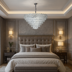 Candelabru rotund din cristal argintiu Ø800 mm, iluminare ampla si design modern pentru un dormitor foarte spatios