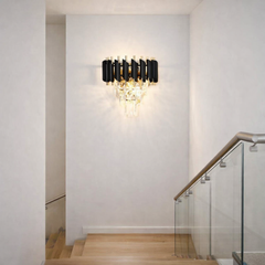 Aplica de perete negru auriu cu cristale decorative si design vertical elegant, iluminare ambientala rafinata pentru casa scarii sofisticata