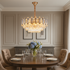 Candelabru rotund cu cristale Ø600 mm, 10xE27, decorand o zona de dining luxoasa, oferind lumina puternica si atmosfera premium.