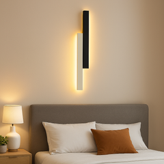 Aplica LED LUBAN Duo bicolor alb negru 36W folosita ca iluminare ambientala in dormitor modern