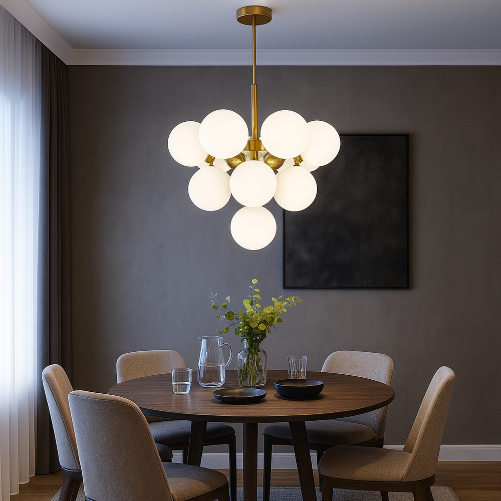 Lustra LED auriu 13 globuri sticla mata, punct central rafinat pentru zona de dining