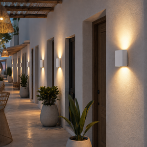 Aplica Exterior IP54 alba 2.5W Cu LED, lumina calda cu efect sus-jos