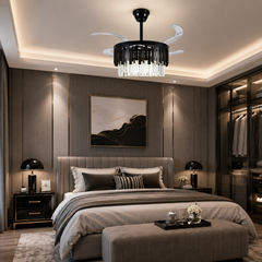 Candelabru cu ventilator F3211-500BK instalat într-un dormitor modern, finisaj negru mat, cristale premium, LED integrat și telecomandă.