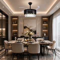 Candelabru cu ventilator de tavan F3211-500BK suspendat deasupra mesei din dining, design elegant cu cristale, pale retractabile și iluminare LED.