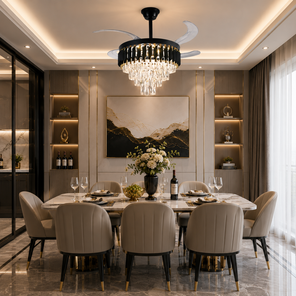 Candelabru cu ventilator de tavan F9001-500BK+GD suspendat deasupra mesei din dining, design luxos cu cristale, pale retractabile și iluminare LED.