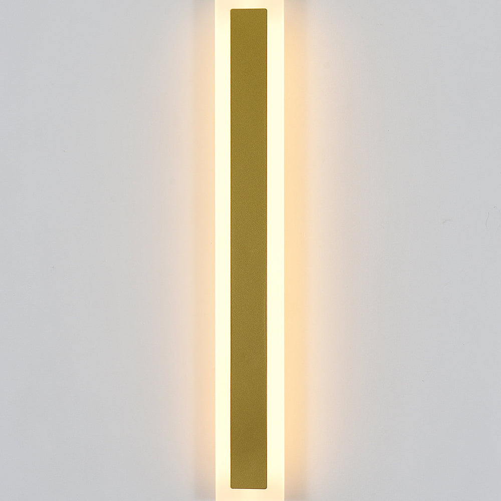 Aplica LED 71103/600PLG aurie, montaj vertical 600mm, lumina calda 3000K, ideala pentru holuri, scari si coridoare inguste.