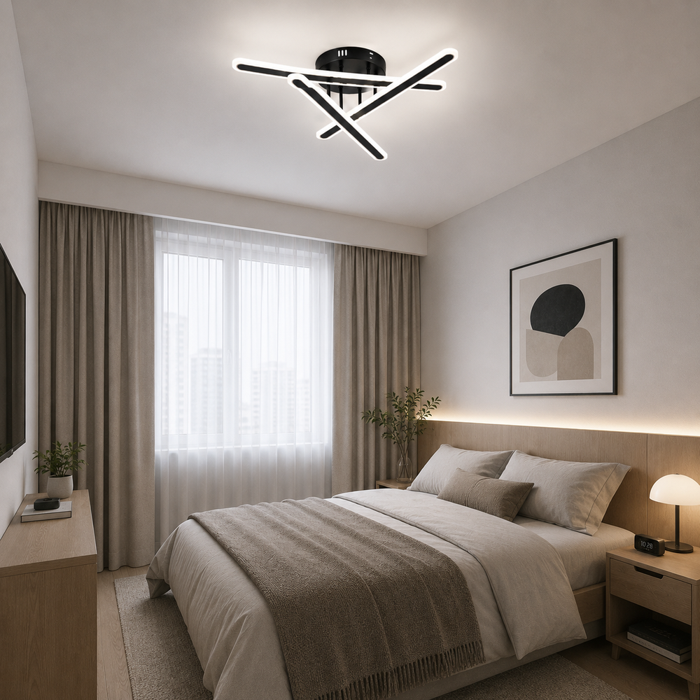 Lustra LED Modernă 73030/3BK neagră cu design geometric minimalist montată într-un dormitor modern, iluminare LED reglabilă cu telecomandă.