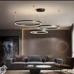 Lustra LED neagra 3 cercuri suspendata cu telecomanda, iluminare moderna pentru living cu tavan inalt