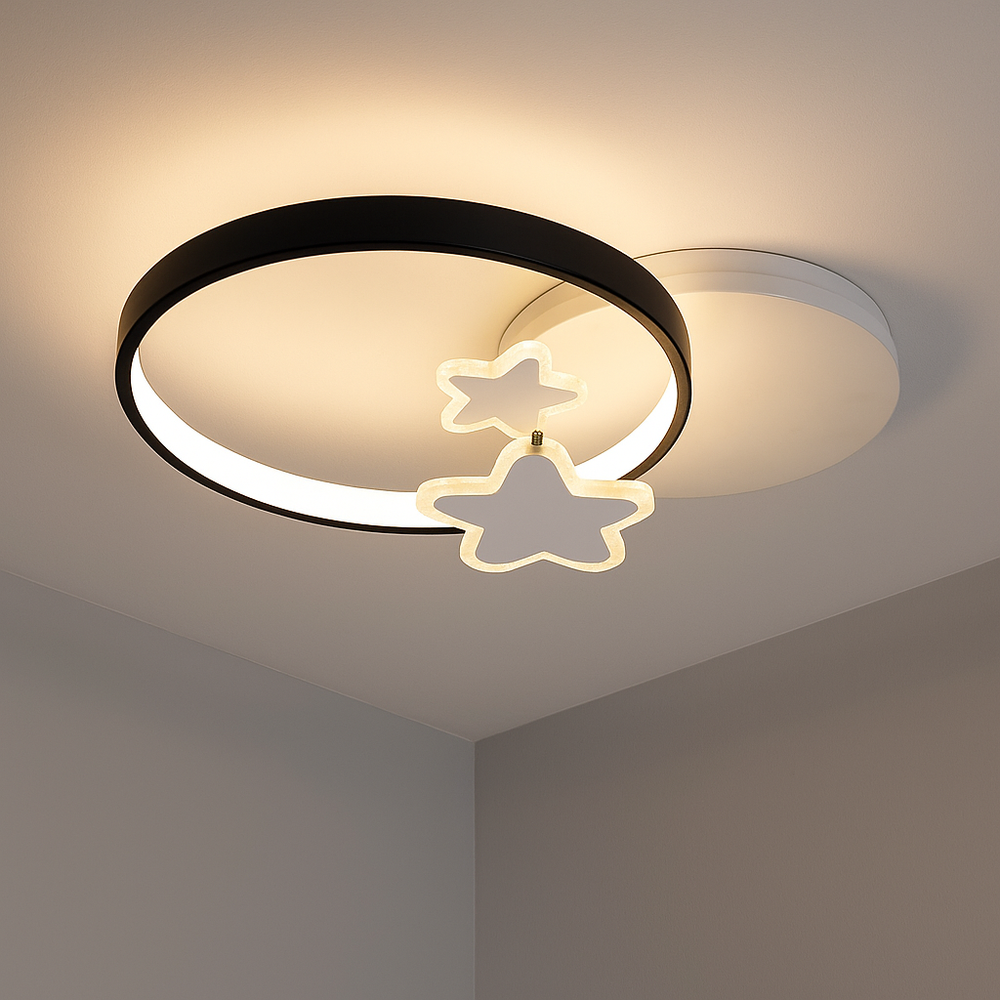 Plafoniera LED LD16-430 alba cu stele decorative si contur negru, 106W reglabila cu telecomanda, ofera lumina moderna si calda pentru livinguri elegante.