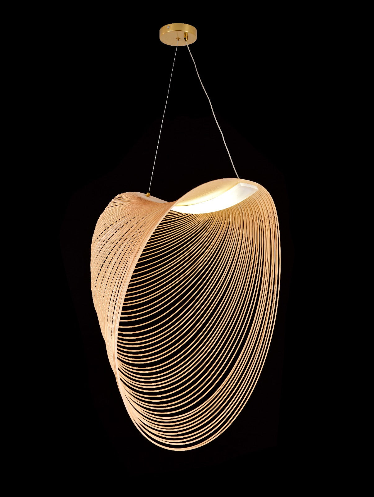 Pendul 9562-800 cu fire metalice aurii si LED 15W, excelent pentru scari inalte, oferind joc vizual 3D si iluminare ambientala calda.