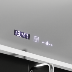 Oglinda smart dreptunghiulara 90x60 cm cu iluminare LED reglabila, dezaburire si afisaj digital, perfecta pentru bai si dressinguri moderne.
